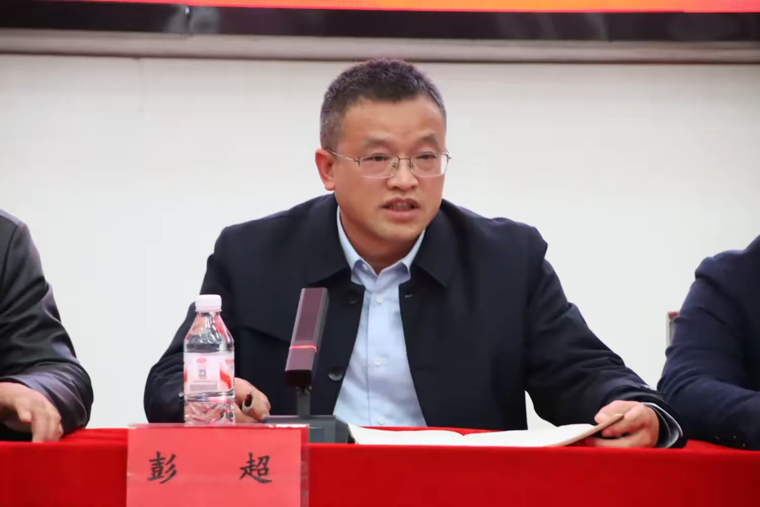 湘乡二中举行青年教师座谈会 共话成长与发展