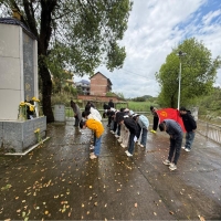 缅怀先烈志 传承红色魂 ——小塘镇初级中学开展清明文明祭扫活动