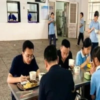 筑牢暑期安全防线！中洲乡领导深入中洲乡中心学校督导安全工作并暖心陪餐
