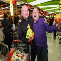 湖南岳阳：春节庙会年味浓  留住笑脸人气红