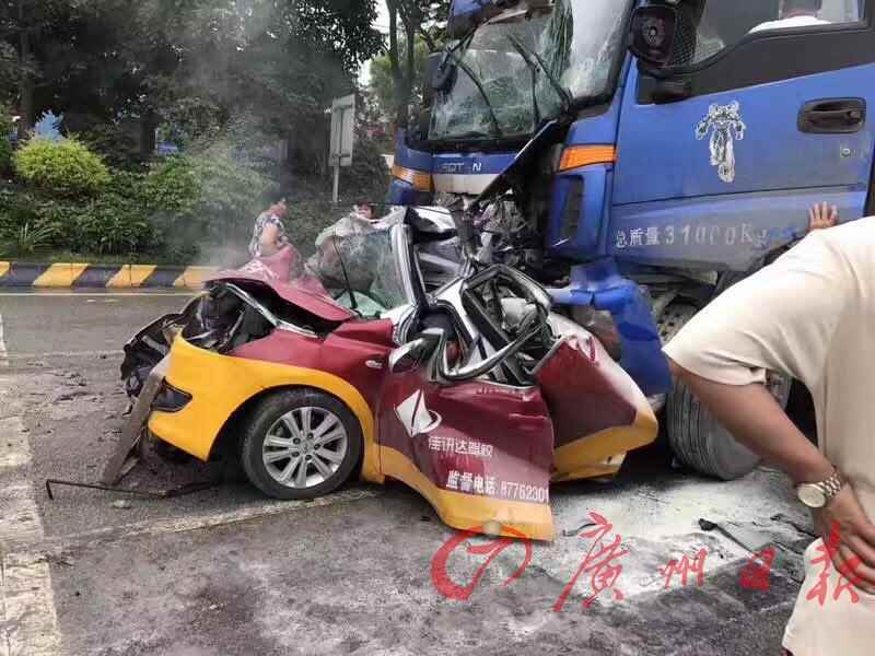 父子三人驾车外出过父亲节 遭大货车追尾全部遇难