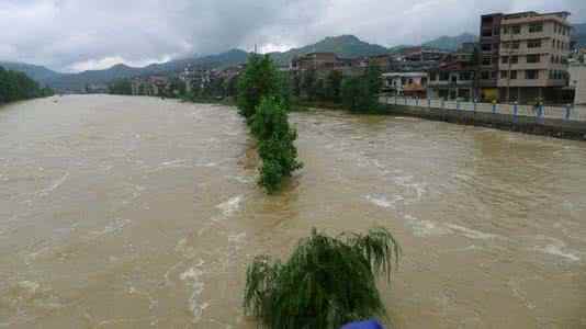 连续强降雨致湖南403万人受灾 