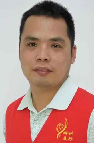 7理事 肖卫雄（缘分小肖）负责助残工作，协助后勤.jpg